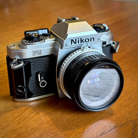 Silver Nikon FG + Hoya 28mm f/2.8
