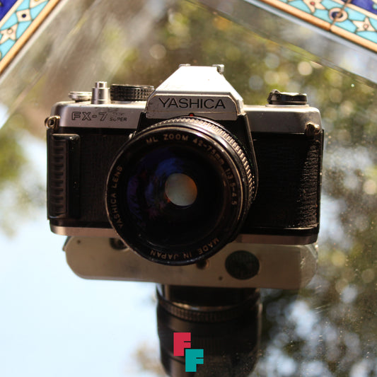 Yashica FX7 + 42-75mm F3.5