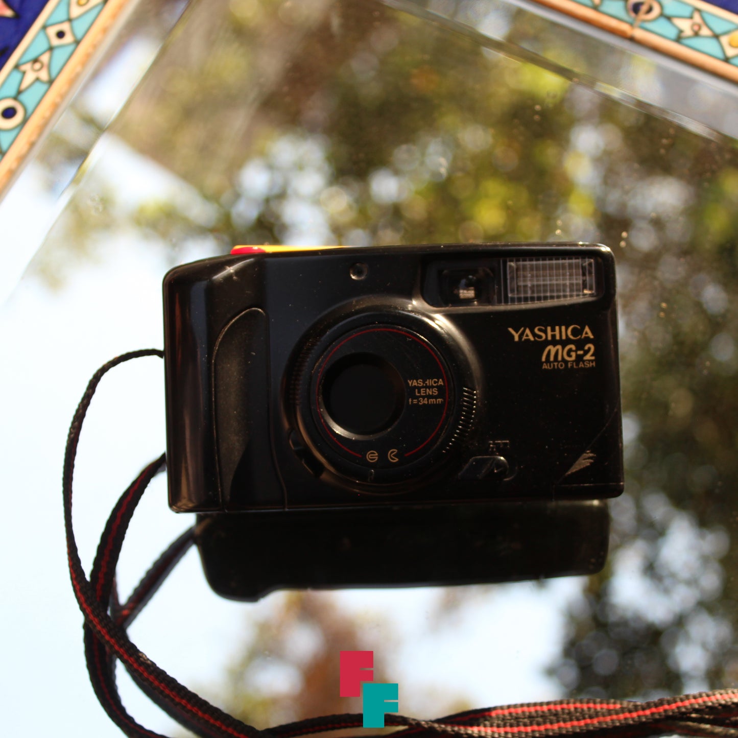 Yashica MG2